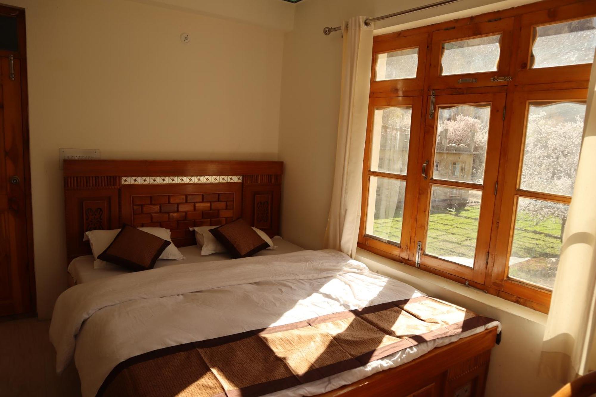 Hotel Duktuk Turtok ภายนอก รูปภาพ