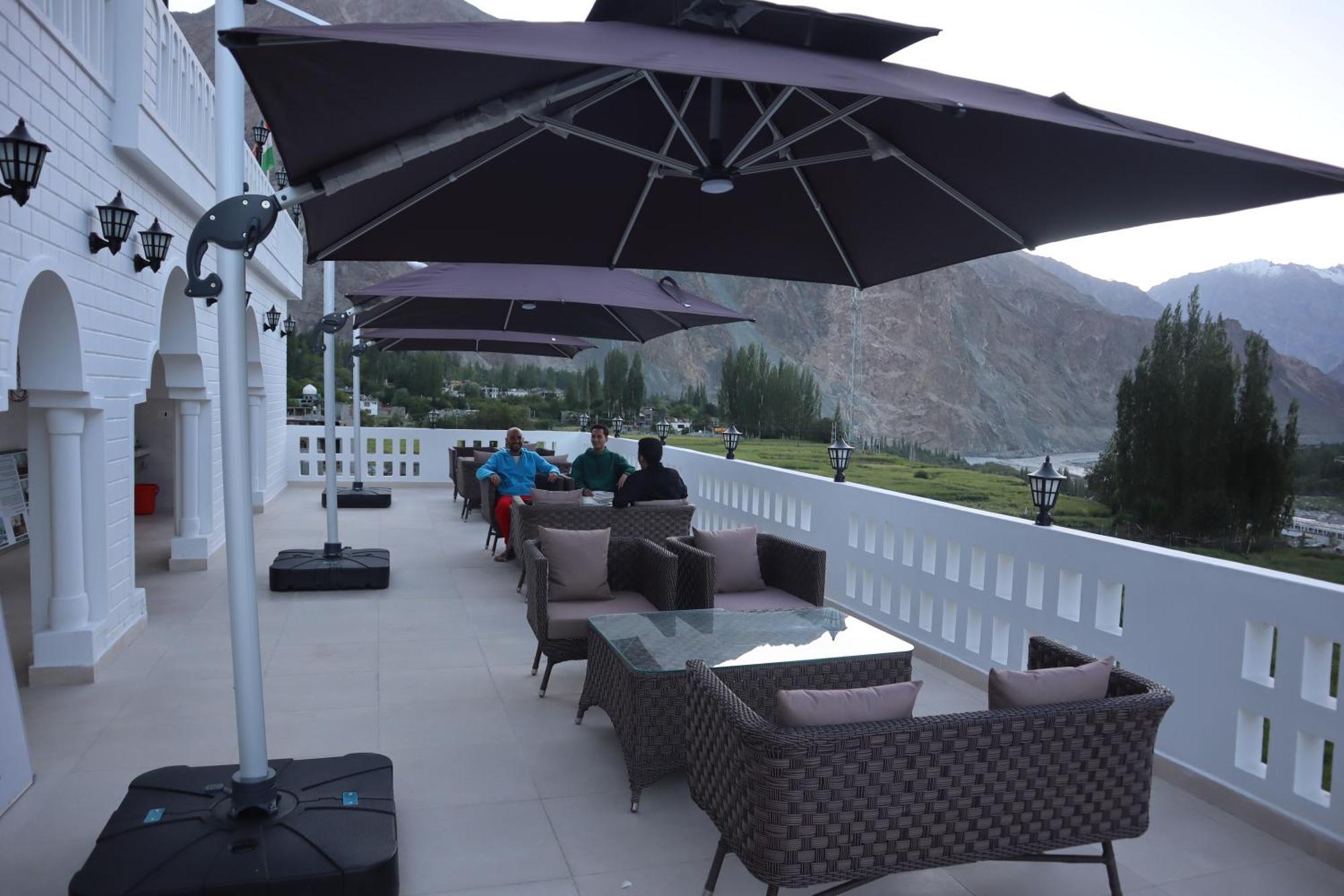 Hotel Duktuk Turtok ภายนอก รูปภาพ