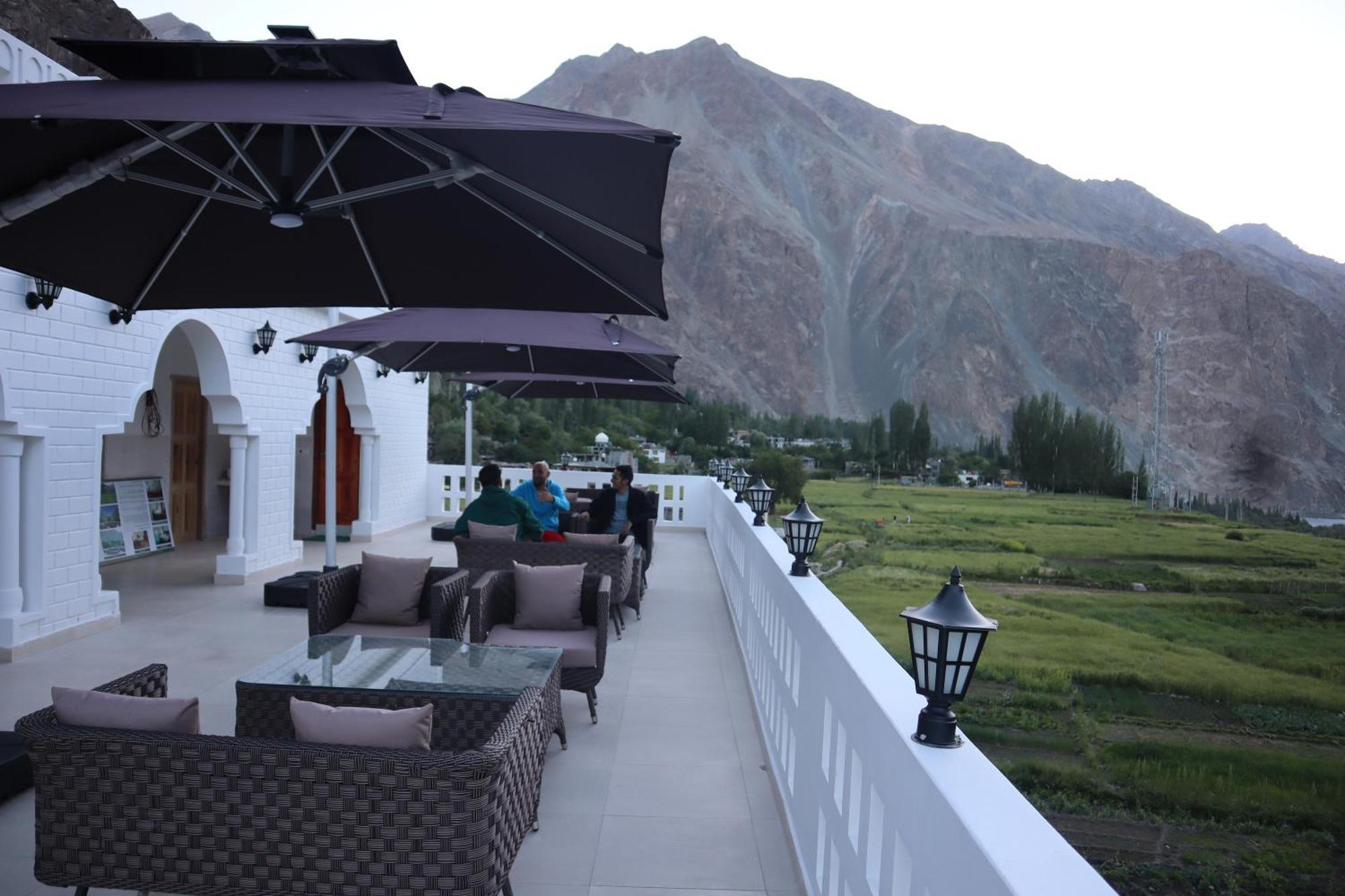 Hotel Duktuk Turtok ภายนอก รูปภาพ