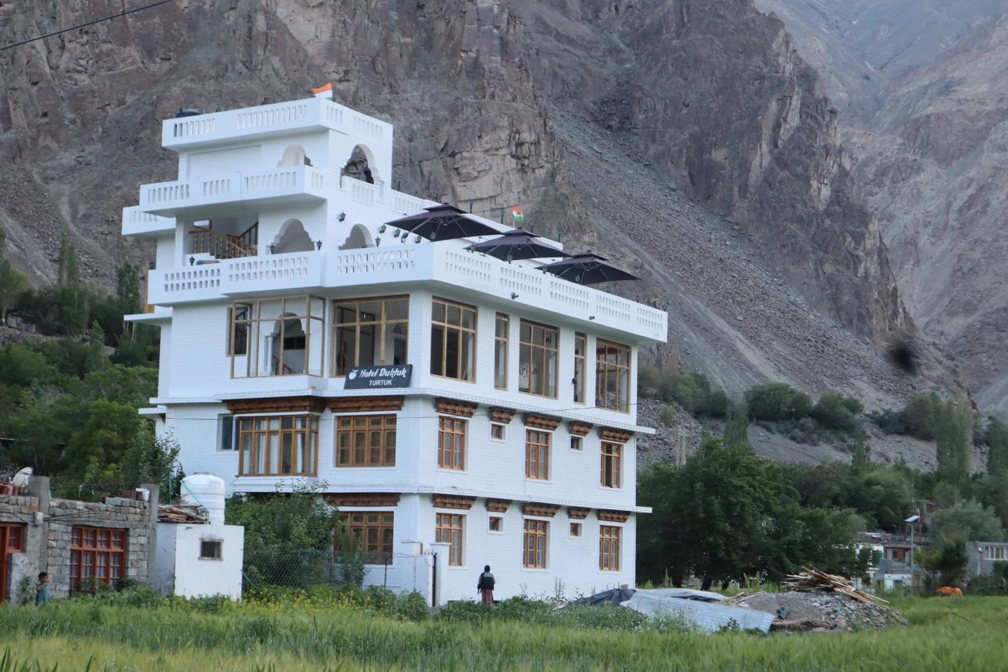 Hotel Duktuk Turtok ภายนอก รูปภาพ