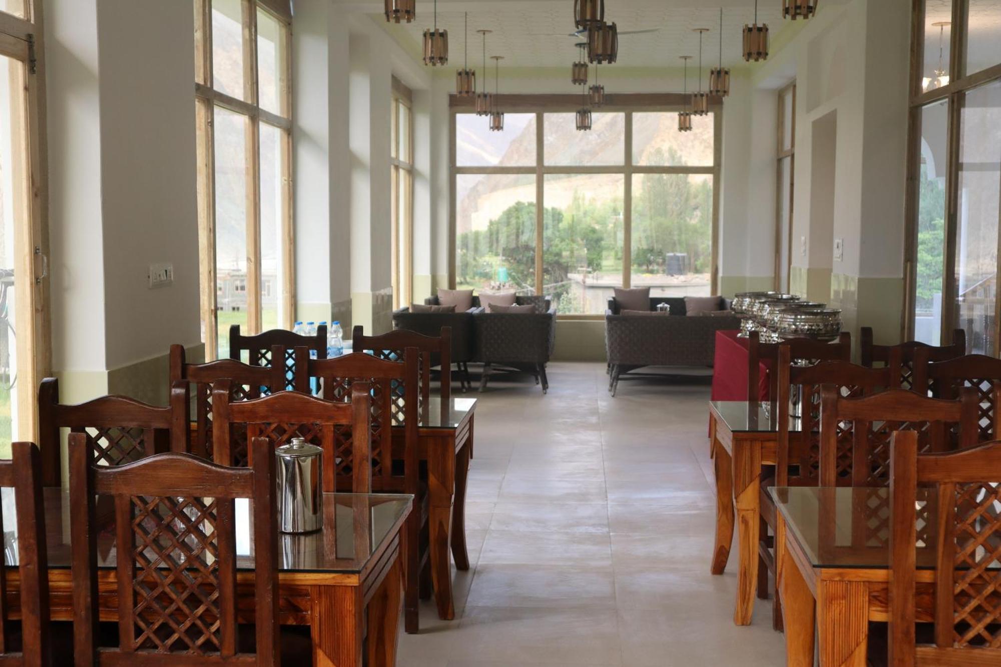 Hotel Duktuk Turtok ภายนอก รูปภาพ