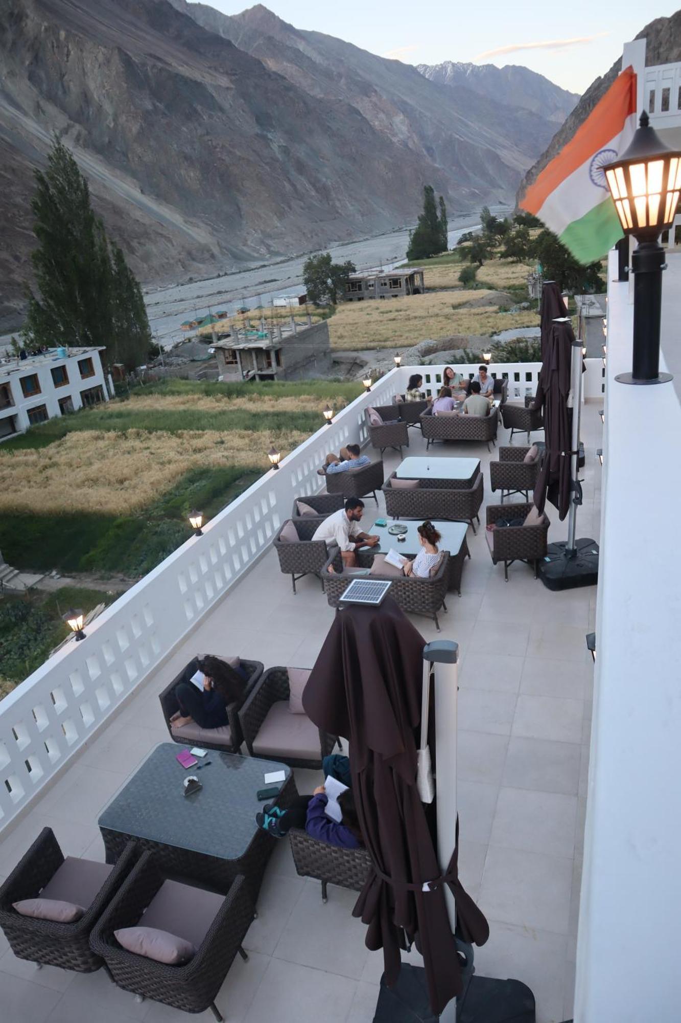Hotel Duktuk Turtok ภายนอก รูปภาพ