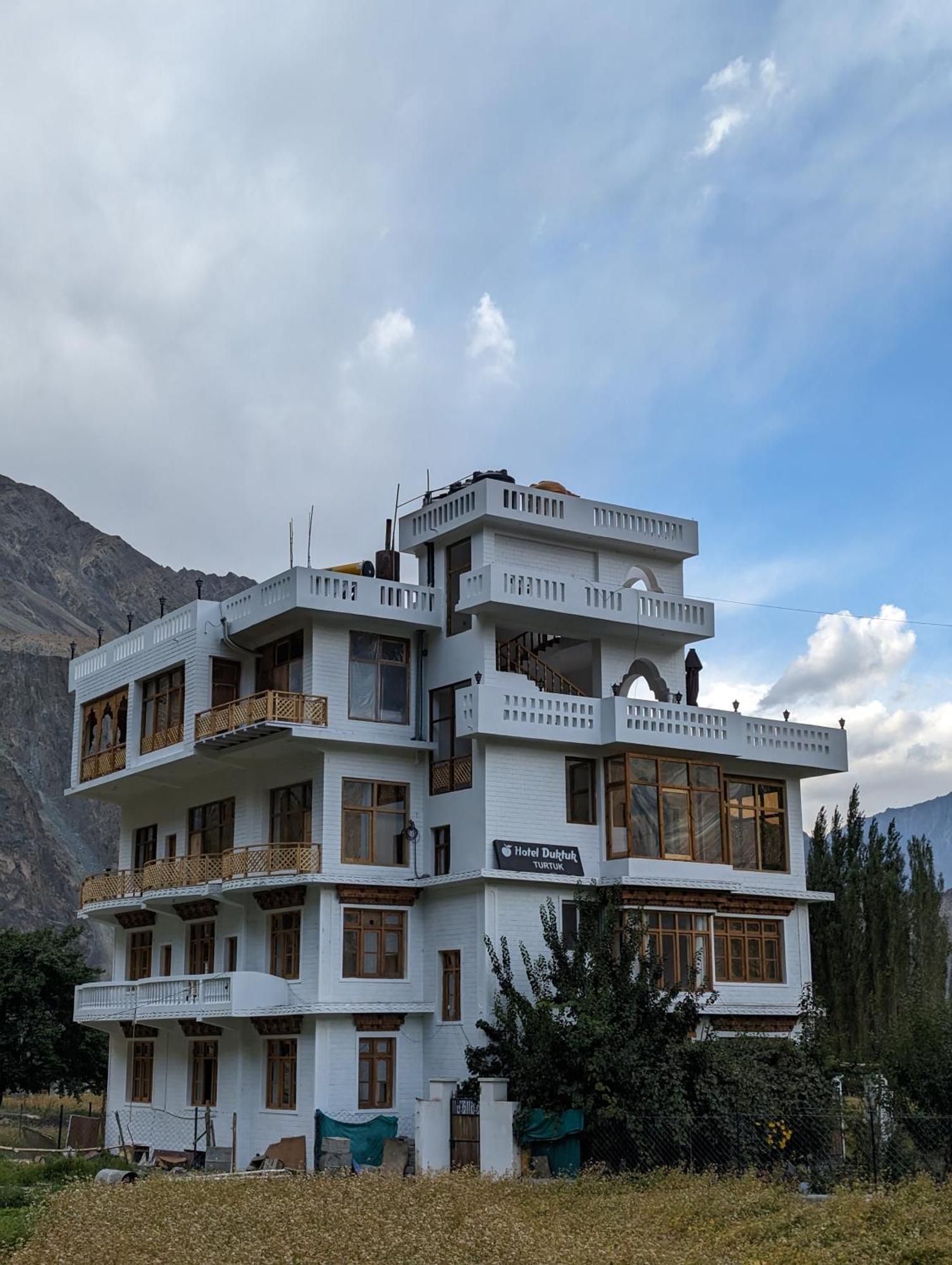 Hotel Duktuk Turtok ภายนอก รูปภาพ