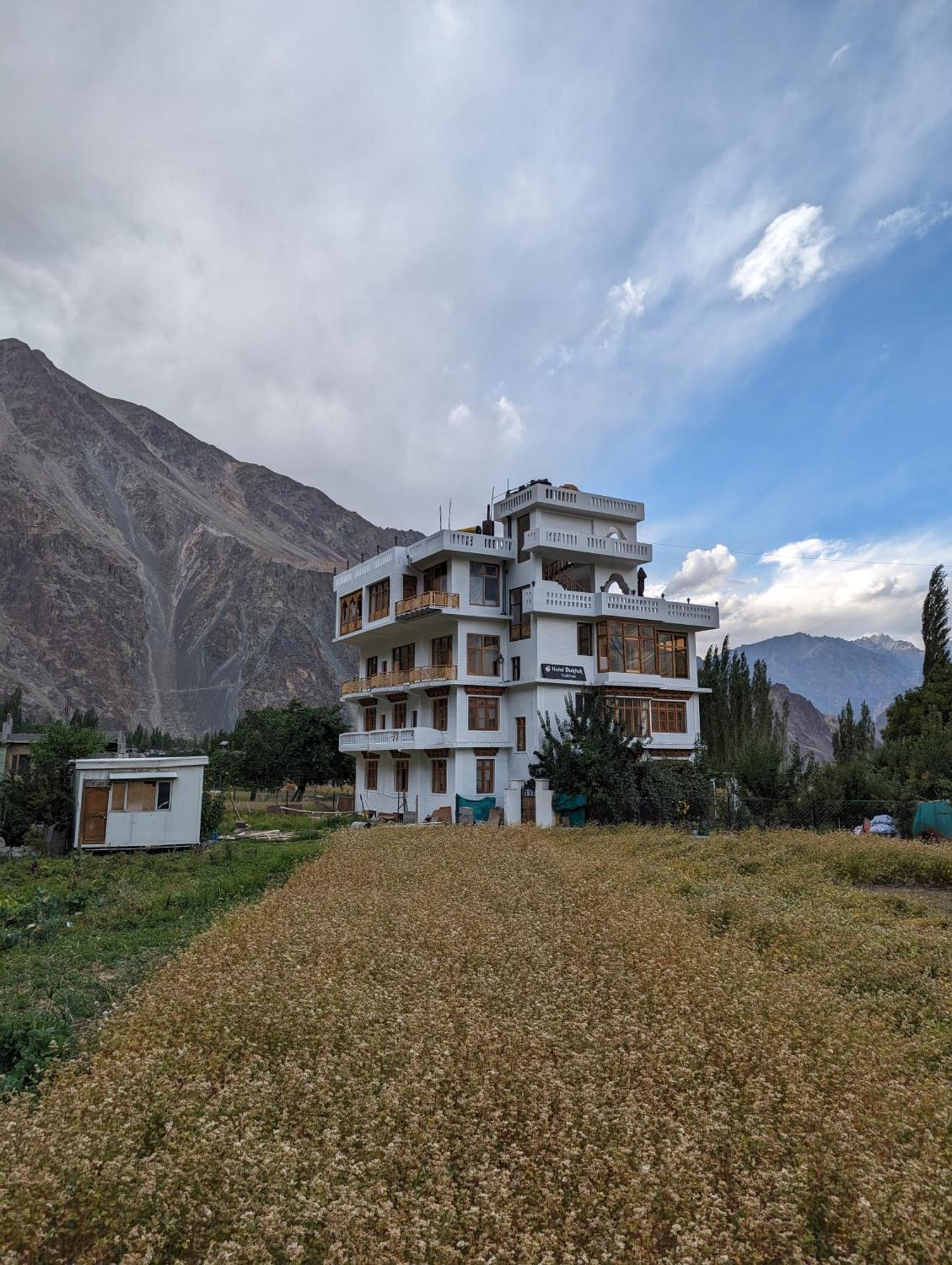 Hotel Duktuk Turtok ภายนอก รูปภาพ