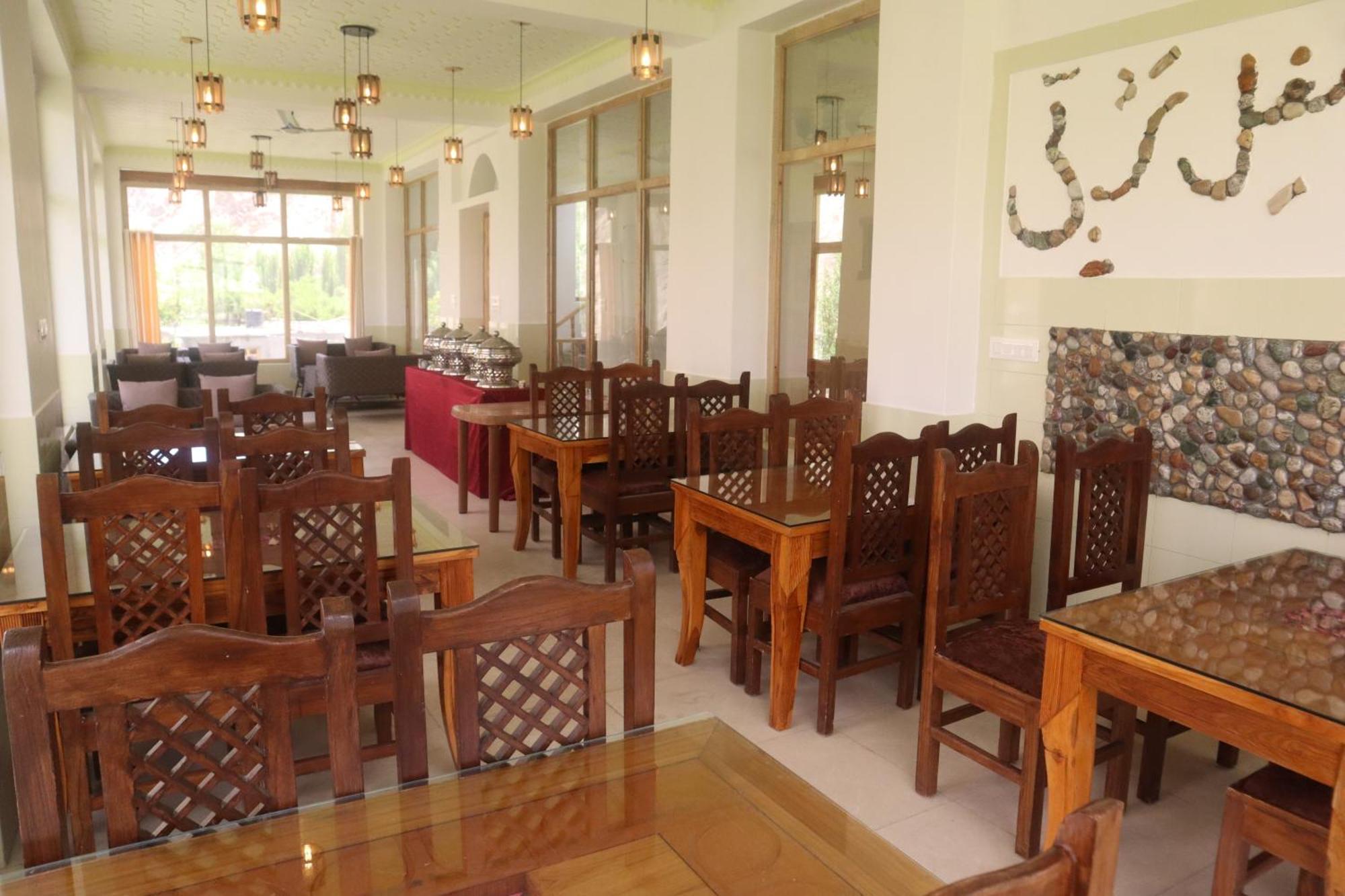Hotel Duktuk Turtok ภายนอก รูปภาพ