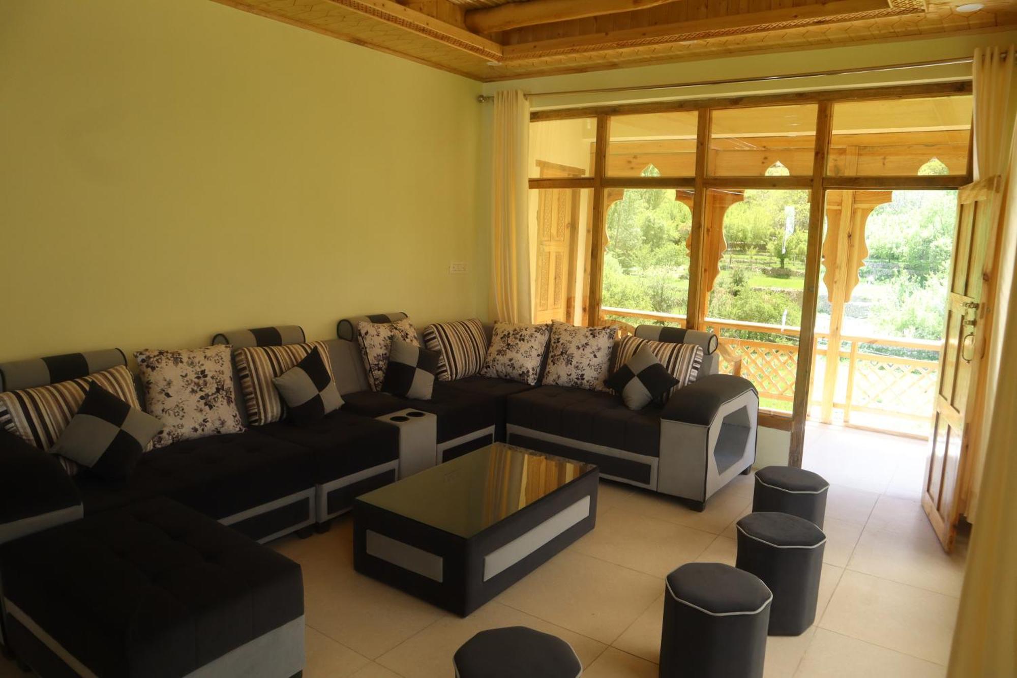 Hotel Duktuk Turtok ภายนอก รูปภาพ